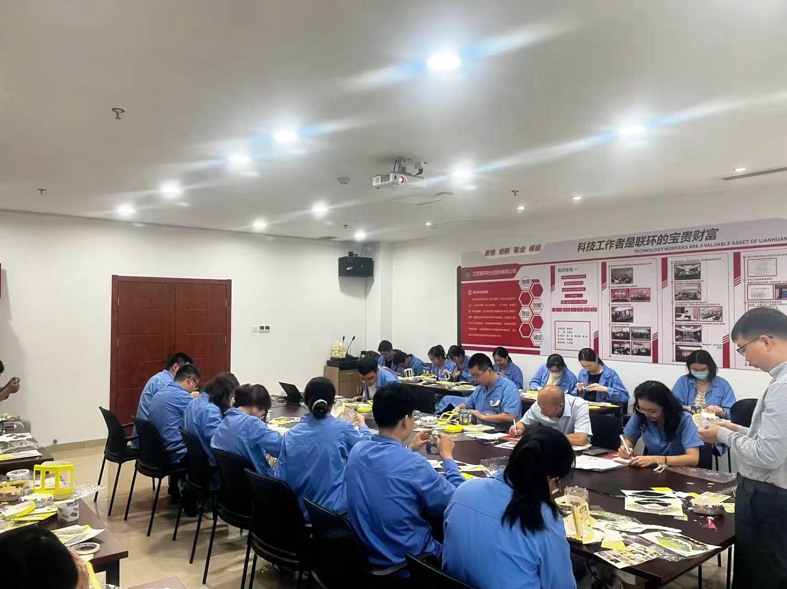 0bc9e0be6e4053d62aa8aee8e94f7fc0.jpg 0bc9e0be6e4053d62aa8aee8e94f7fc0.jpg